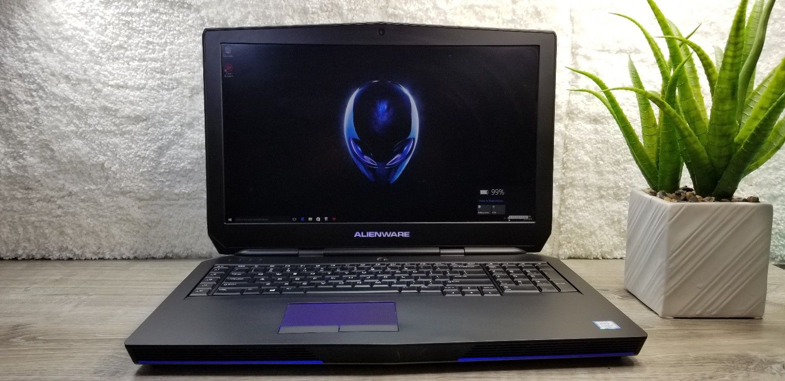 Dell Alienware 17 R3 i7 6700HQ GTX 980M 1TB 8GB . Free and Fully insured Mail!
