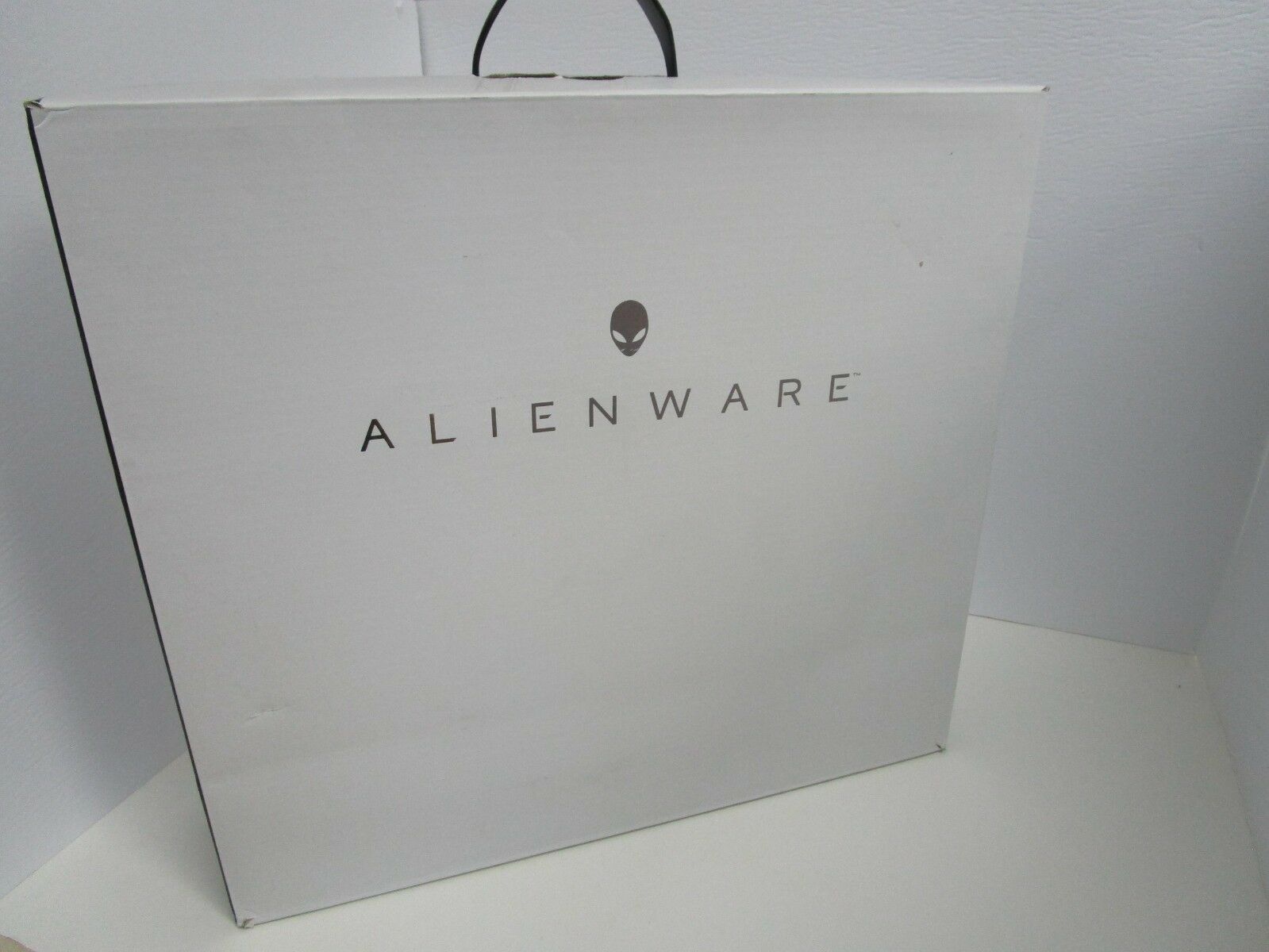 Alienware 15 R4 AW15R4 Intel i7-8750H 16GB 1TB HDD 256GB SSD GTX 1060 15.6" FHD