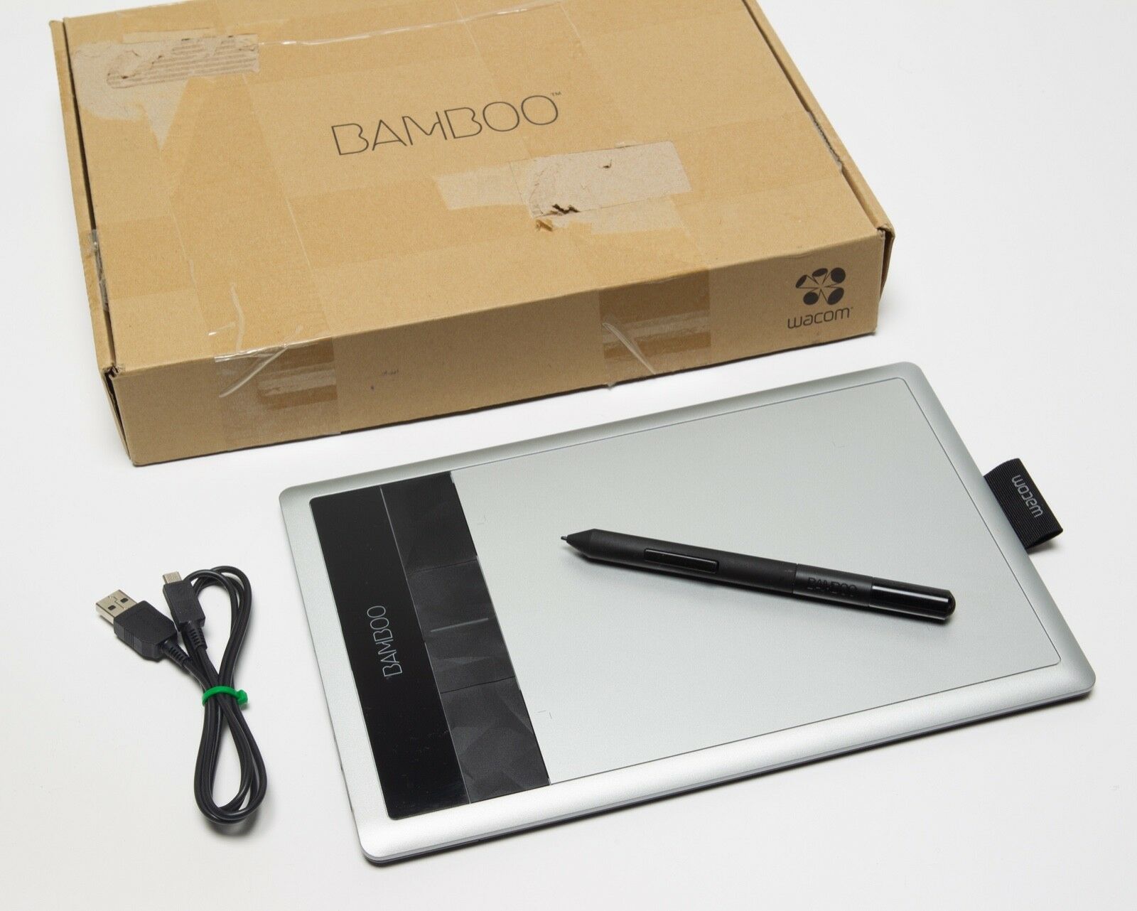WACOM BAMBOO Model CTH-470/S Artist Drawing Sketching Tablet w/ Pen