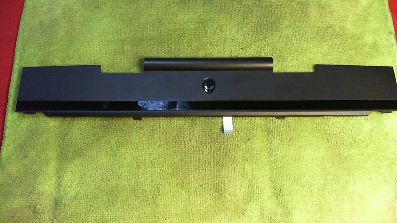 Dell Alienware  M15x Laptop Power Button Center Hinge Cover 7R5VJ 07R5VJ !USA