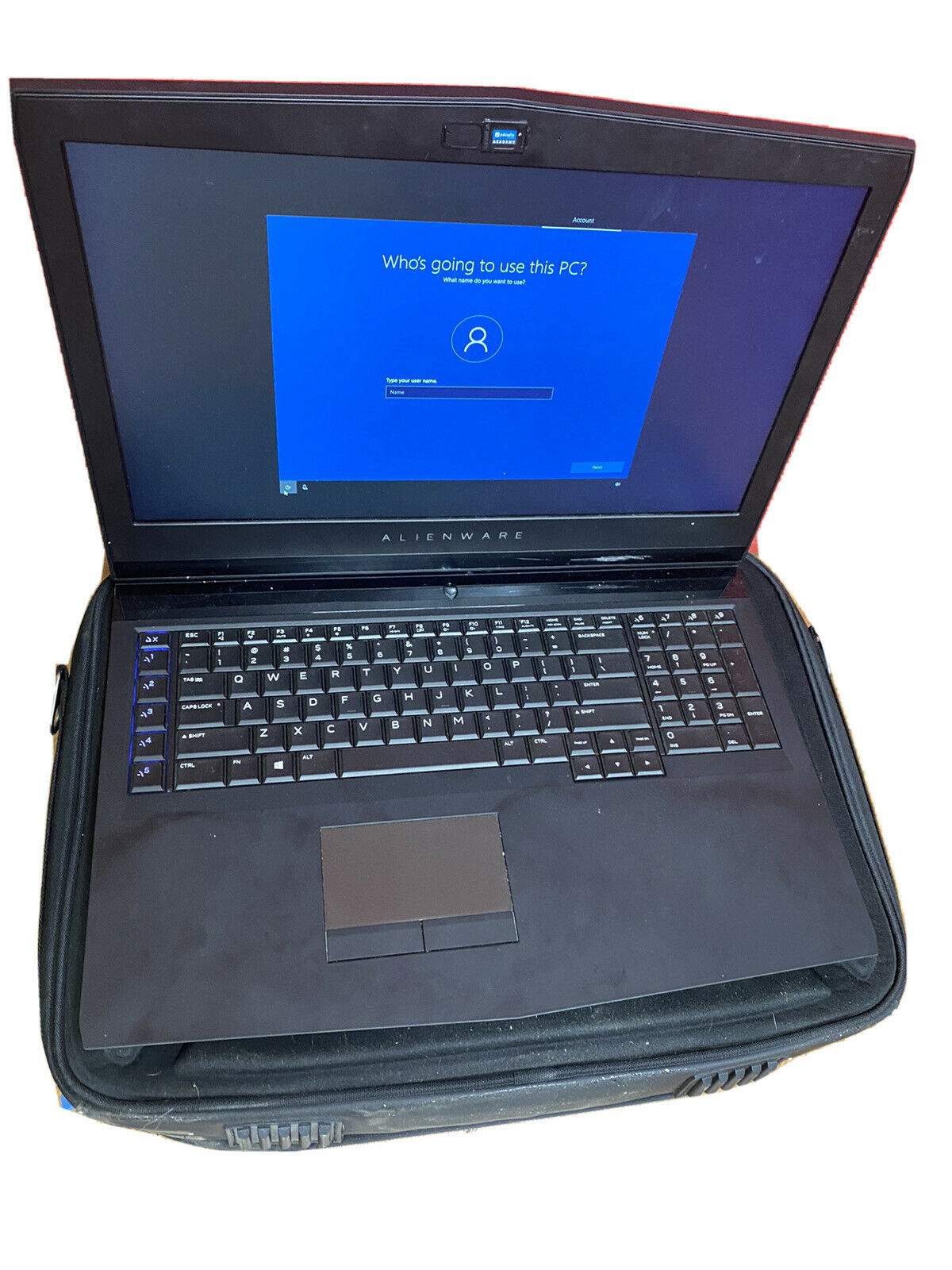 Alienware windows 10 TBHD 16 GB ram 17 R4 Gaming Laptop Model P31E