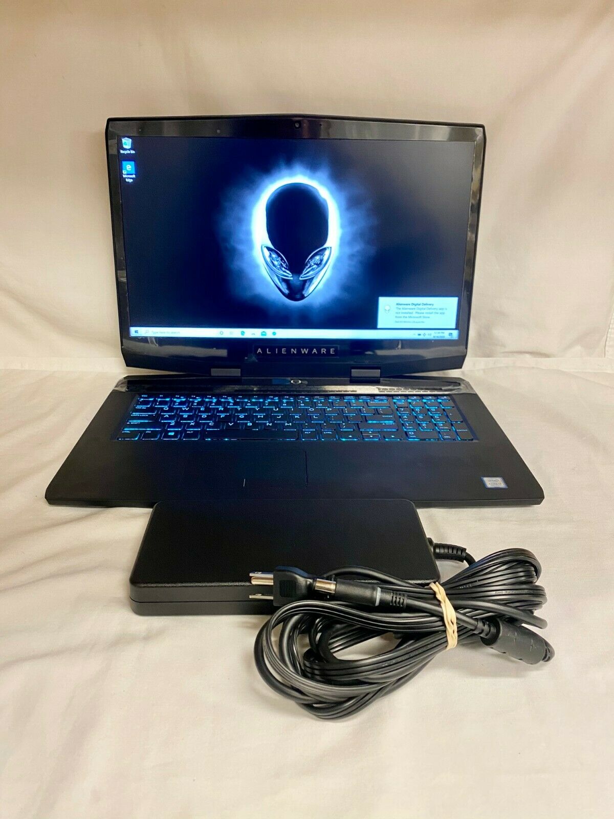 Alienware M17 R1 Gaming Laptop w/Intel i7 9th Gen, 16GB RAM, 512GB SSD, Charger