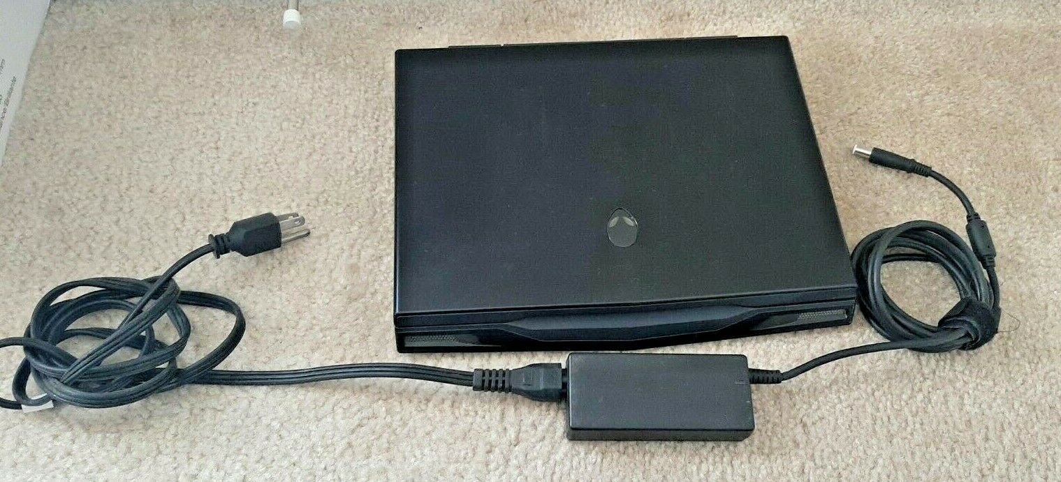 Dell Alienware P06T INTEL U7300 1.3 GHz  8 GB RAM 500 GB HDD Windows 10 laptop