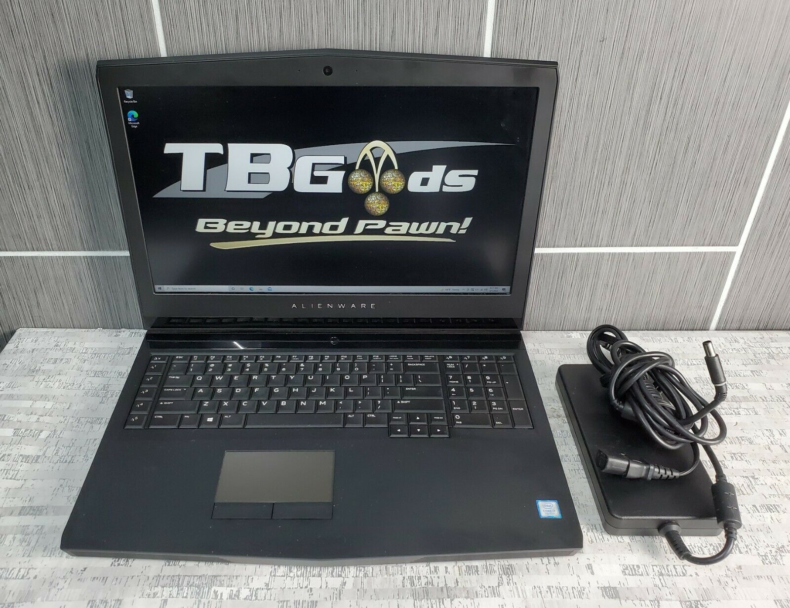 Alienware 17 R4 17.3" Gaming Laptop i7-7700HQ 2.8GHz 16GB 256GB SSD 1TB GTX 1070