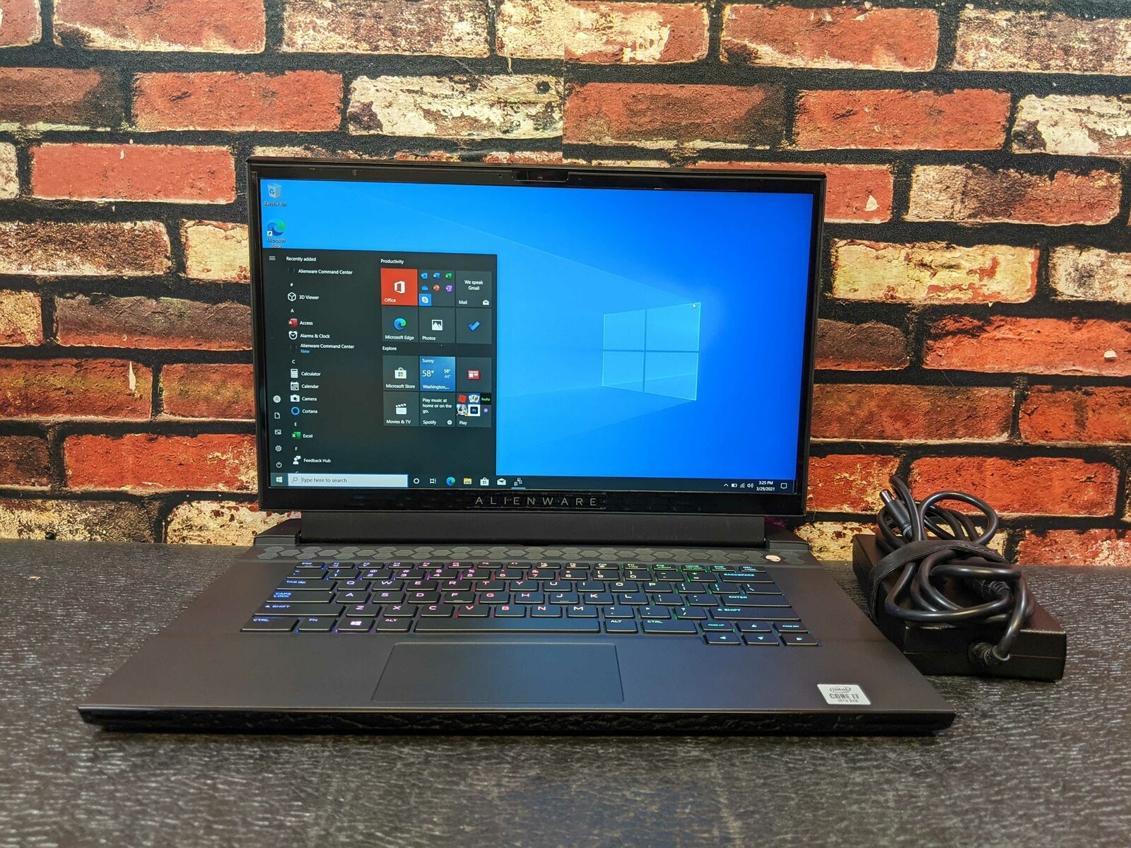 Dell ALIENWARE M15 R3 300Hz 15.6" FHD I7-10750H 1TB SSD 32GB W10P RTX 2060