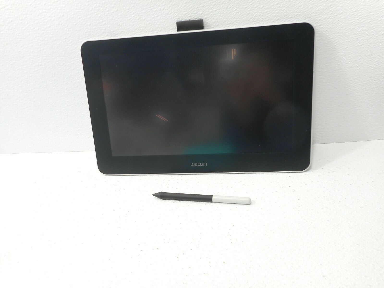 Wacom One Digital Drawing Tablet with Screen, 13.3 inch Creative Graphic,